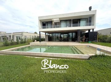 Casa · 310m² · 4 Ambientes · 2 Cocheras · Casa en Venta en El Naudir, Escobar, G. B. a. Zona Norte