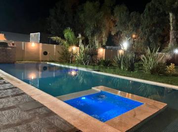 Quinta vacacional · 120m² · 2 Ambientes · 1 Cochera · Venta Casa Quinta 3amb Como Nueva - Oportunida Exclusiva! Posibilidad de Permuta.