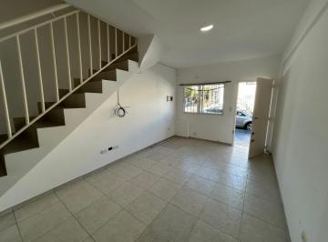 PH · 56m² · 3 Ambientes · PH 3 Amb C/ Patio en Lomas del Mirador