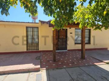 Casa · 176m² · 5 Ambientes · 2 Cocheras · Hermosa Casa en Guaymallen Dorrego