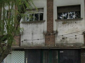 FRENTE · Departamento 3 Ambientes en Venta en Marmol con Patio y Terraza
