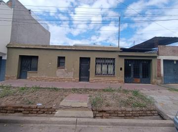 Casa · 110m² · 4 Ambientes · 1 Cochera · Cocucci Inmobiliaria Vende Casa en Godoy Cruz