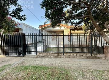 Casa · 420m² · 4 Ambientes · 4 Cocheras · Casa en Moron Sur 4 Ambientes Fondo
