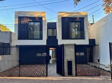 PH · 122m² · 3 Ambientes · 1 Cochera · Venta Dúplex, PH, de 3 Amb. a Estrenar, Jardín, Pileta, Cochera en Punta Chica, San Fernando, Gba N