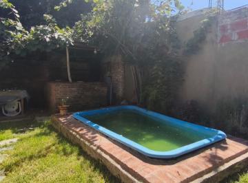 Casa · 64m² · 3 Ambientes · 1 Cochera · Casa en Ezpeleta Oeste