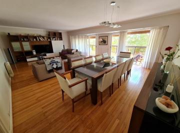 Departamento · 178m² · 4 Ambientes · 1 Cochera · Piso en Plaza Mitre - 4 Ambientes