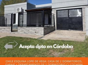 Frente por calle Chile · Casa en Villa Santillán