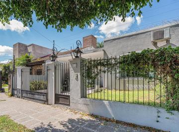 Casa · 145m² · 5 Ambientes · 1 Cochera · Casa en Ituzaingo