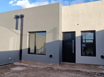 PH · 180m² · 3 Ambientes · 1 Cochera · En Venta PH 2 Dorm - Los Cedros III - Plottier