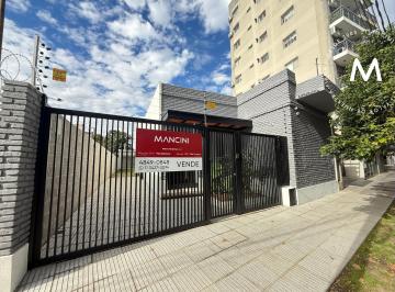 Casa · 165m² · 4 Ambientes · 4 Cocheras · Apto Crédito - Casa en Venta de 4 Ambientes con Cochera, Quincho y Piscina - Villa Ballester