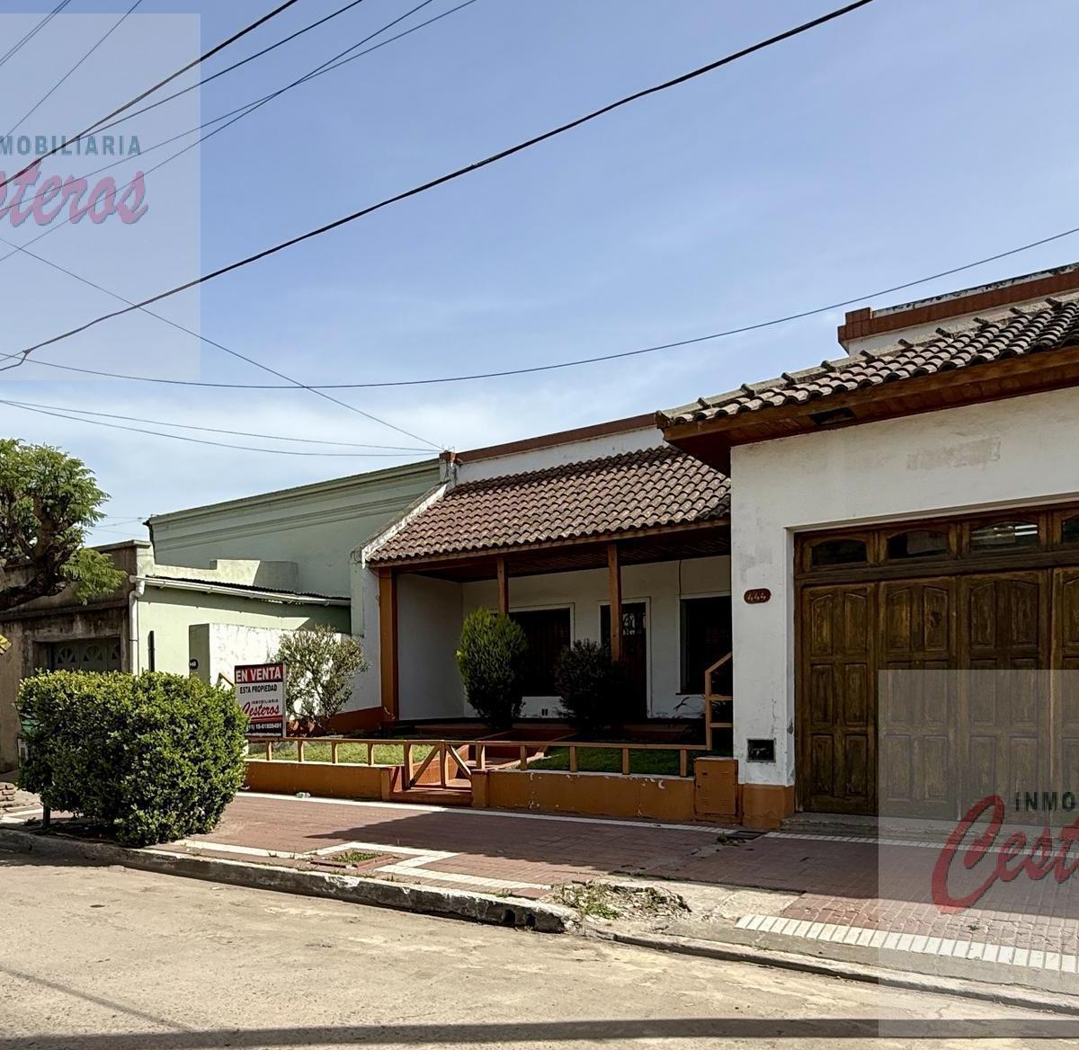 Chalet en Calle Mitre 444, Entre Basavilbaso y M. Acuña, a Pocas Cuadras del Centro de Cañuelas.