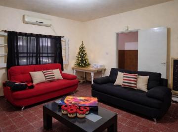 living · Venta - Casa 2 Dorm. con Patio. Azcuenaga, Rosario.