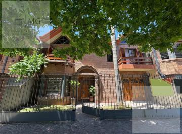 Casa · 165m² · 6 Ambientes · 2 Cocheras · Casa en Venta Haedo Chico