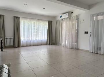 Casa · 190m² · 4 Ambientes · Venta Casa 4 Ambientes en Los Cardales