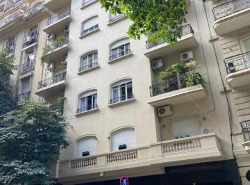 Departamento de 4 ambientes, Recoleta · Elegante Mansarda en La Calle Quintana