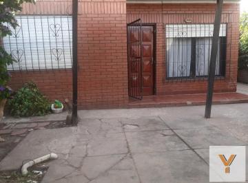 Casa · 150m² · 3 Ambientes · Casa en Venta - 2 Dorm. 2 Baños - Local - Patio - 300 m² - Tortuguitas