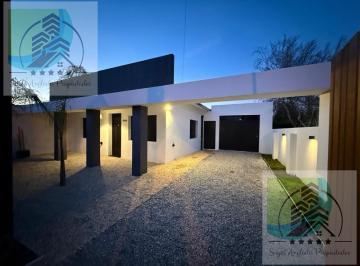 Casa · 200m² · 3 Ambientes · 2 Cocheras · Casa 3 Amb Reciclada - Parque - Pileta - Quincho