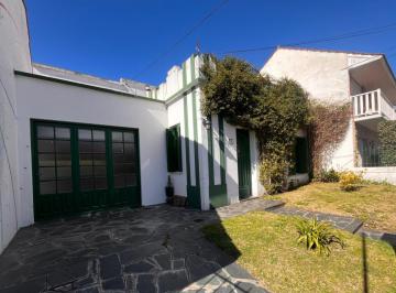 Casa · 166m² · 4 Ambientes · 1 Cochera · Venta Casa 4 Ambientes en Lote de 234 m² La Perla Mar del Plata