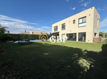 Casa · 166m² · 4 Ambientes · 3 Cocheras · Casa en Venta en Canning Barrio Privado Los Talas