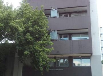 Local comercial de 2 ambientes, La Plata · Local con Monoambiente en Entrepiso