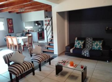 PH · 116000m² · 3 Ambientes · PH Tipo Triplex en Sarandi en Venta