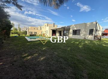 Casa · 143m² · 4 Ambientes · 4 Cocheras · Casa en Venta en Canning Barrio Privado Los Talas