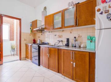 PH · 82m² · 4 Ambientes · Venta PH 4 Ambientes Lugano Gran Terraza, Quincho, Parrilla, Patio y Balcón Terraza, Lavadero