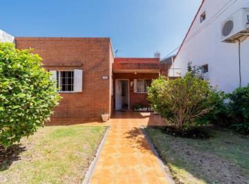 Casa · 94m² · 4 Ambientes · Venta Casa 4 Ambientes en Villa Adelina