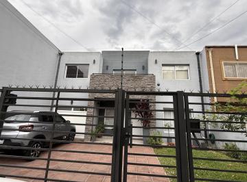 Casa · 174m² · 4 Ambientes · Casa 4 Ambientes - Ituzaingo