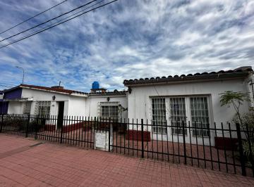 Casa · 135m² · 3 Ambientes · 2 Cocheras · Amplia Casa 2 Dorm. a m Av Cordillera