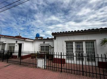 Casa · 135m² · 3 Ambientes · 2 Cocheras · Amplia Casa 2 Dorm. a m Av Cordillera