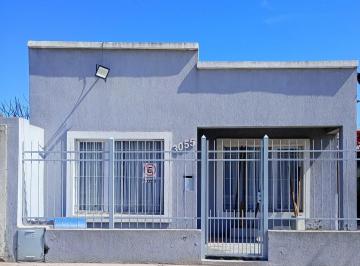 Casa · 132m² · 3 Ambientes · Casa en Alquiler Temporario - 2 Dorm. 1 Baño - Necochea