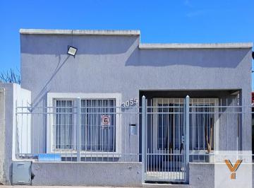 Casa · 132m² · 3 Ambientes · Casa en Alquiler Temporario - 2 Dorm. 1 Baño - Necochea