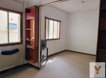Departamento · 76m² · 3 Ambientes · Departamento en Venta - 2 Dorm. 2 Baños - 76 m² - Flores