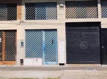 Cómodo y versátil local al frente. Sobre Avenida, múltiples destino comercio.
Ru · Local Comercial Av - Castelar Norte /morón Centro