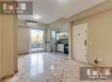 Departamento · 54m² · 3 Ambientes · Venta Departamento Luminoso con Balcón Al Frente Primer Piso por Escaleras Loyola - Villa Crespo