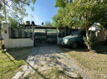 Casa de 4 ambientes, La Plata · Casa en Venta, 400 m², a m de 520 y Ruta 2
