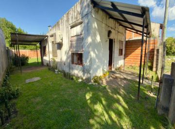 Casa de 2 ambientes, La Plata · Casa en Venta, 300 m², Lisandro Olmos