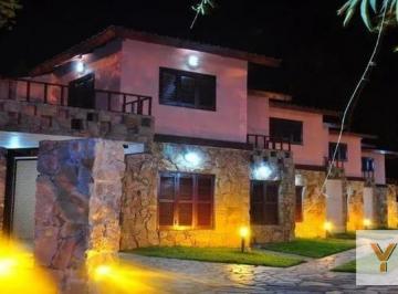 Edificio · 820m² · 3 Ambientes · 1 Cochera · Complejo de Duplex - 2 Dorm. 1 Baño - 820 m² - San Clemente del Tuyú