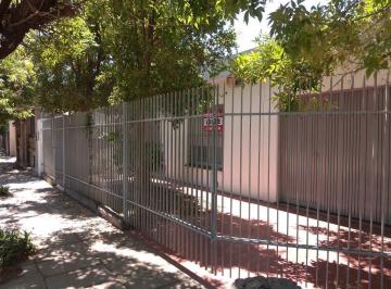 Casa · 250m² · 3 Ambientes · 1 Cochera · Casa en Venta - 2 Dorm. 2 Baños - 295 m² - San Nicolás de Los Arroyos