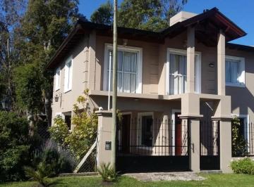 Casa · 180m² · 5 Ambientes · 2 Cocheras · Casa en Venta - 4 Dorm. 2 Baños - Cochera - 180 m² - Mar Chiquita