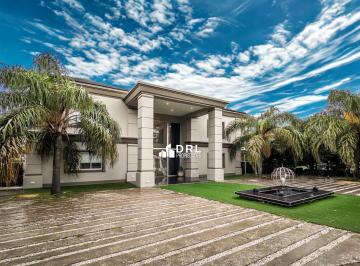 Casa · 1050m² · 5 Ambientes · 4 Cocheras · Casa en Venta Las Delicias