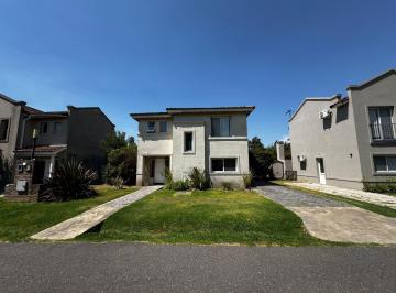 Casa · 130m² · 4 Ambientes · 2 Cocheras · Casa Venta 3 Dorm. Barrio La Candela Lote de 354 m² Pilar