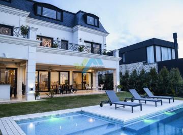 Casa · 436m² · 7 Ambientes · 2 Cocheras · Casa en Venta en Casas del Lago, Portezuelo, Nordelta