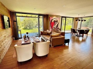Casa · 165m² · 4 Ambientes · 2 Cocheras · Casa en Arelauquen Golf &amp; Country Club