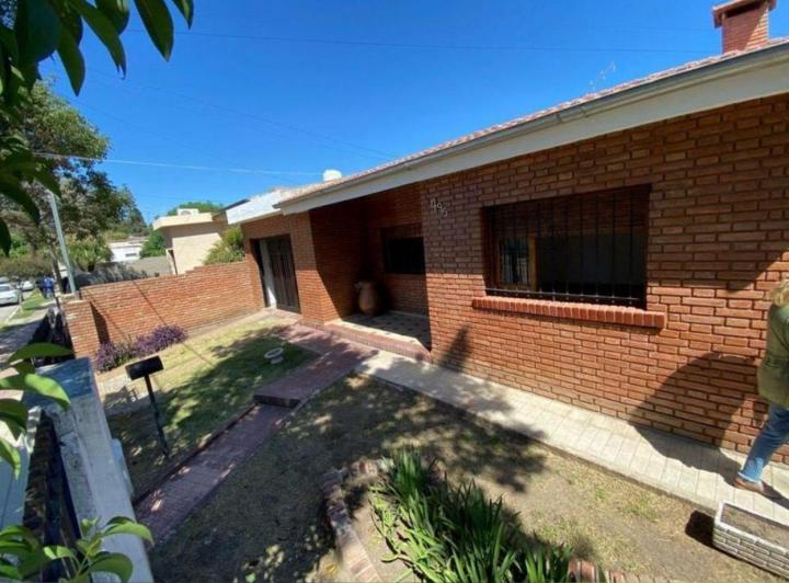 Casa · 150m² · 5 Ambientes · 2 Cocheras
