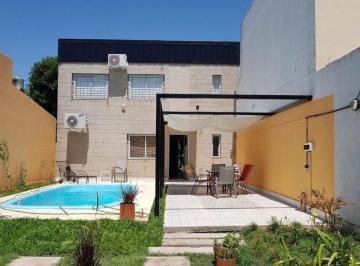 Casa de 3 ambientes, La Plata · Casa de 2 Dorm. en Venta