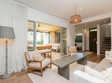 Casa · 181m² · 6 Ambientes · 1 Cochera · Casa en La Horqueta