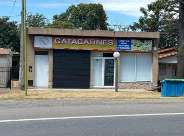 Local comercial · 300m² · 3 Ambientes · Venta - Local Comercial con Departamento y Patio - Zavalla