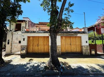 Casa · 220m² · 3 Ambientes · 3 Cocheras · Casa en Venta en Victoria